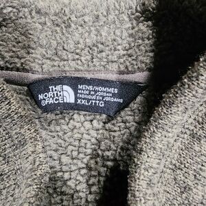 The North Face Men's Textured Fleece Vest